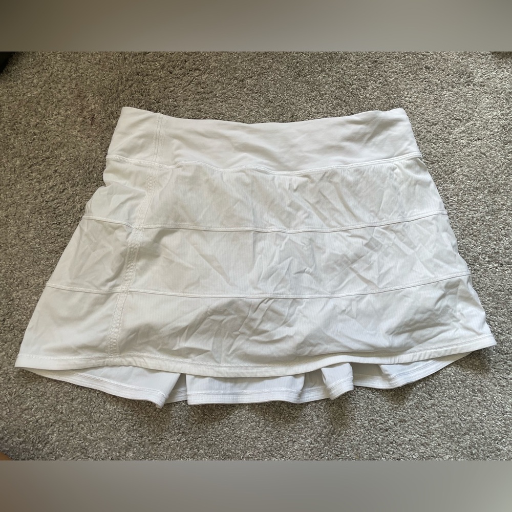 Lululemon pace rival mid rise skirt. Size 8 tall.